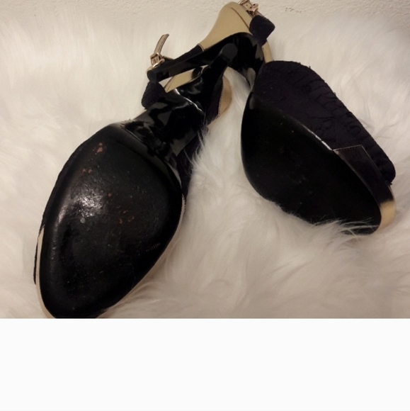 These are beautiful Louis Vuitton sling backs, They're, like new, just gorgeous - Picture 3 of 6